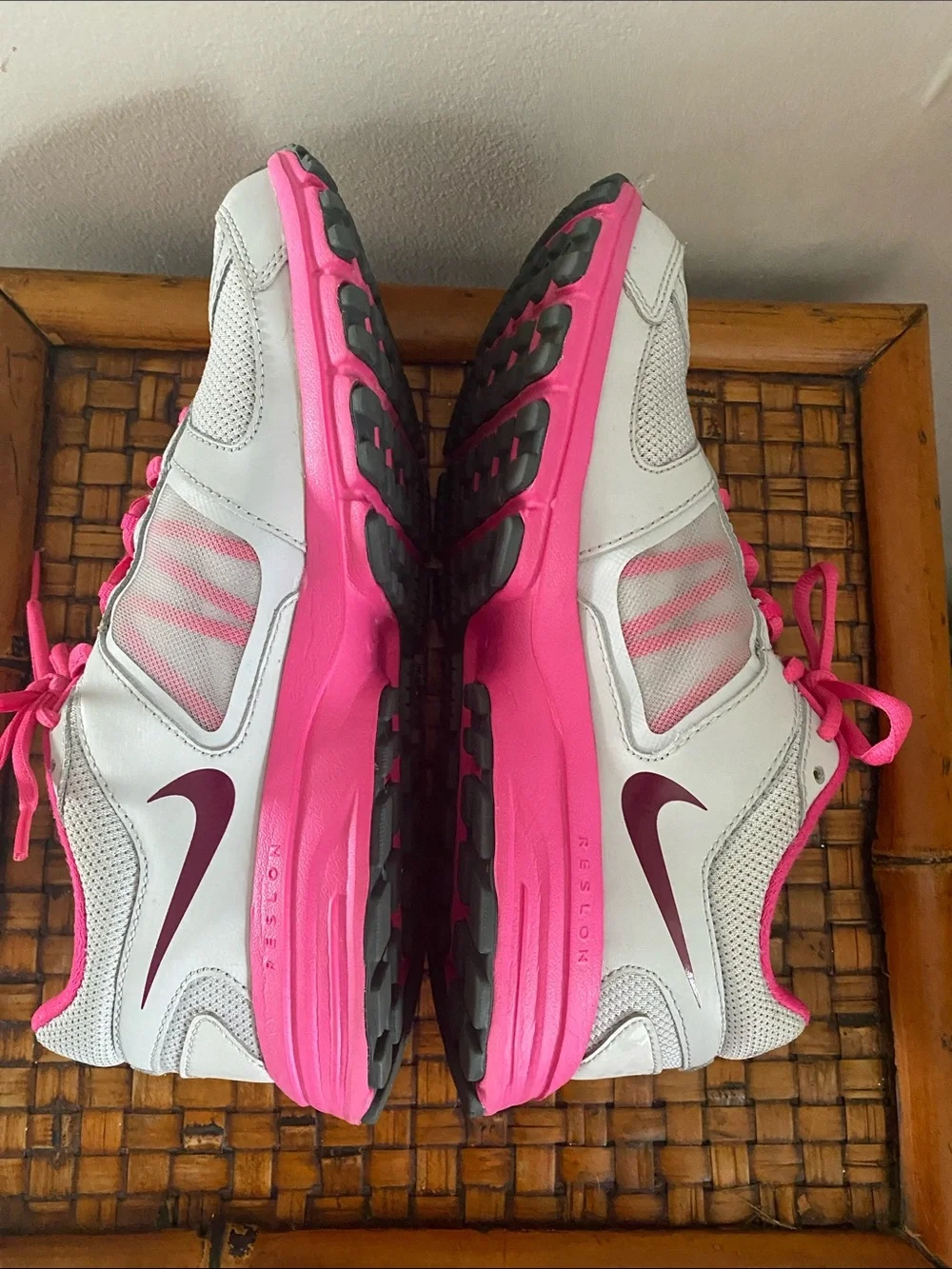 Nike Air Shoes 7.5 Y2K Retro Athleisure Beach Running Casual Track Y2K Everyday